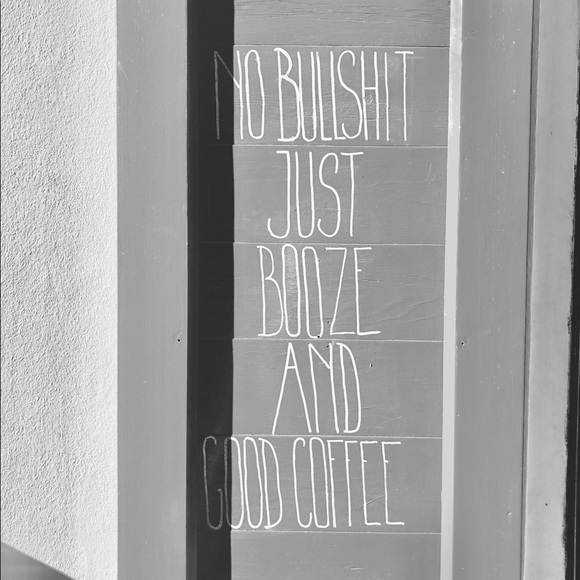 Meet your Posher, Nicole - Picture 1 of 1